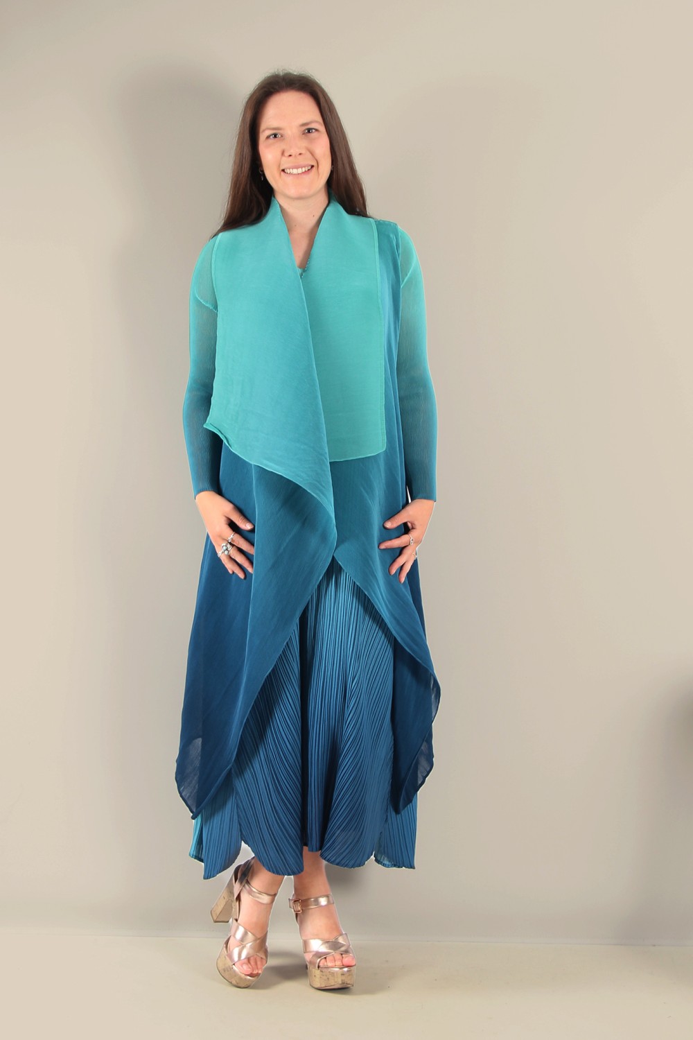 ALQUEMA Collare Pleat Coat Atlantis Blue