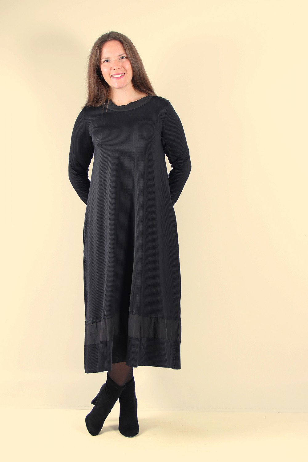 Luukaa Fine Ribbed Midi Dress Black