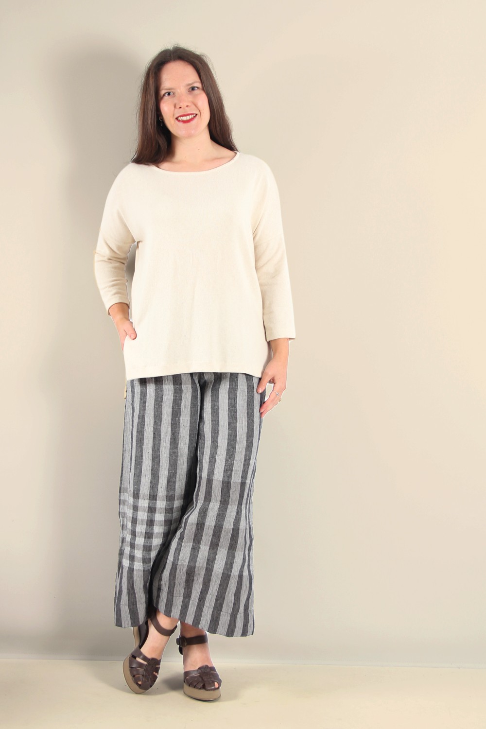 Mama B Emotiva Relaxed Fit Fleece Jumper Latte