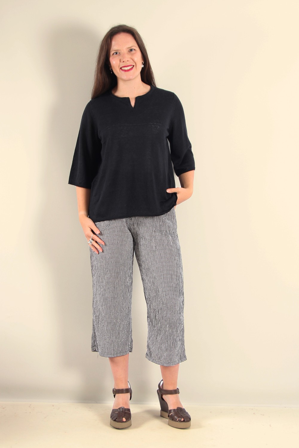 Mansted Pia Linen/Hemp Open Neck Knit Top Black