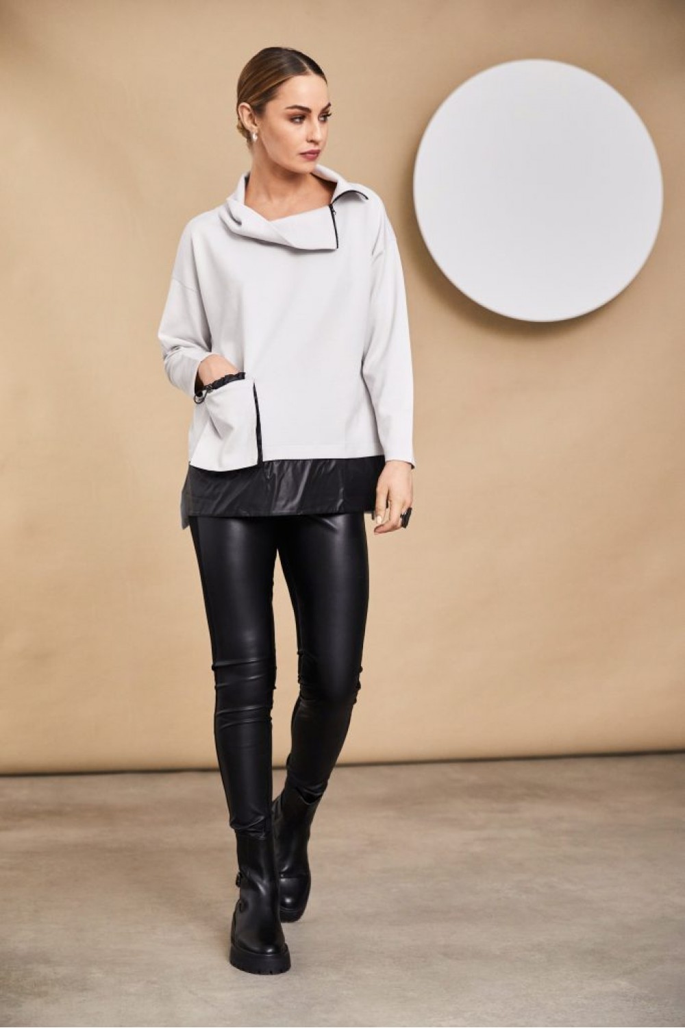 NAYA High Neck Top/Pocket/Contrast Hem Band Black/Sand