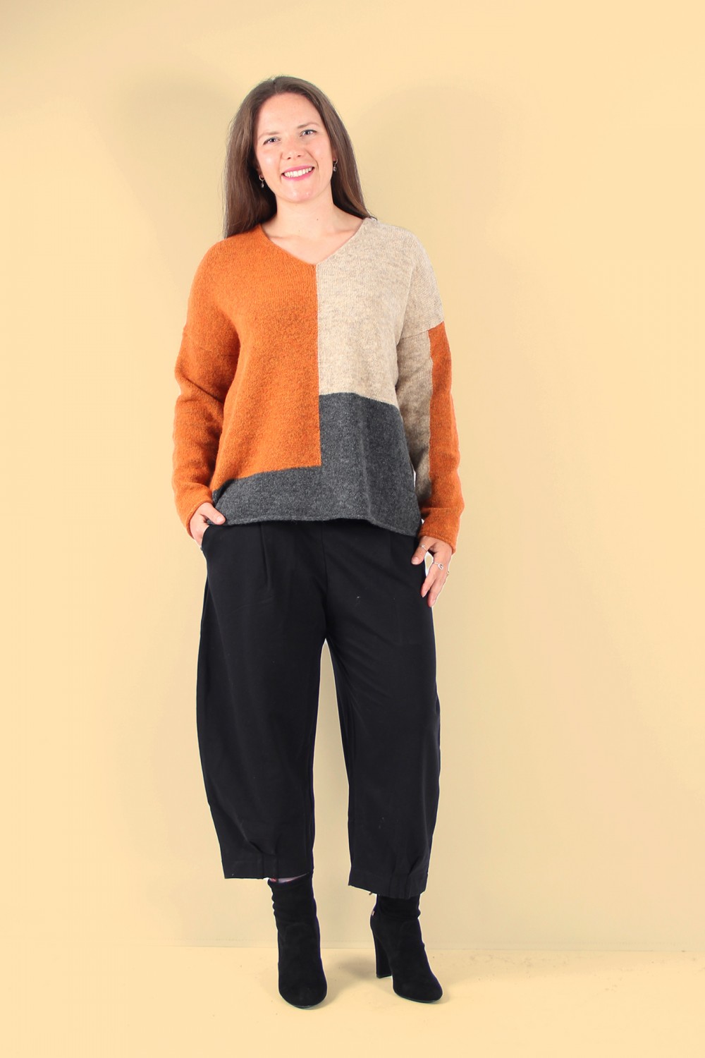 Neirami Oversized V-Neck Knit Pumpkin