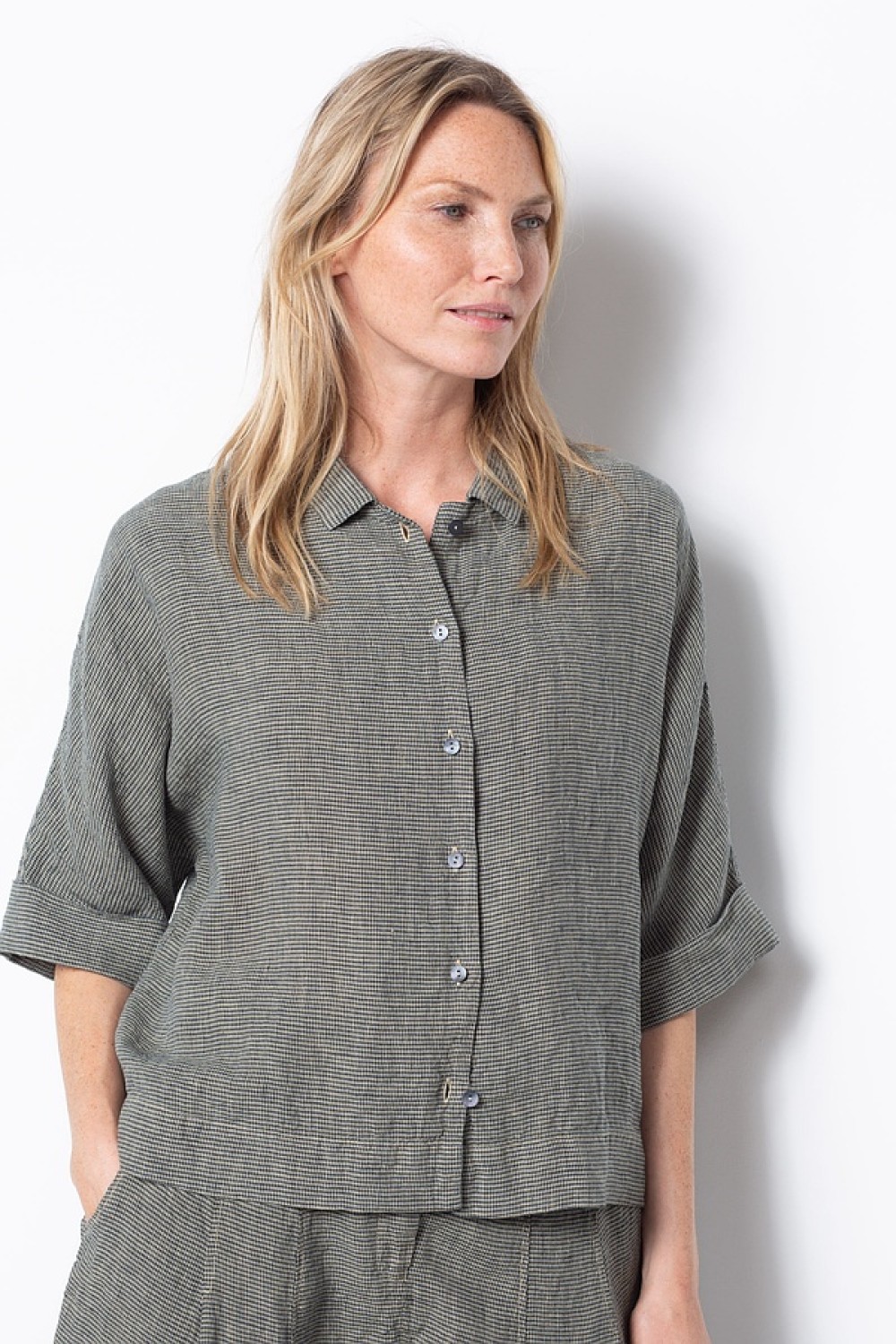 OSKA Blouse 522 Small Gingham Check on Pure Linen Color: 830GRIT