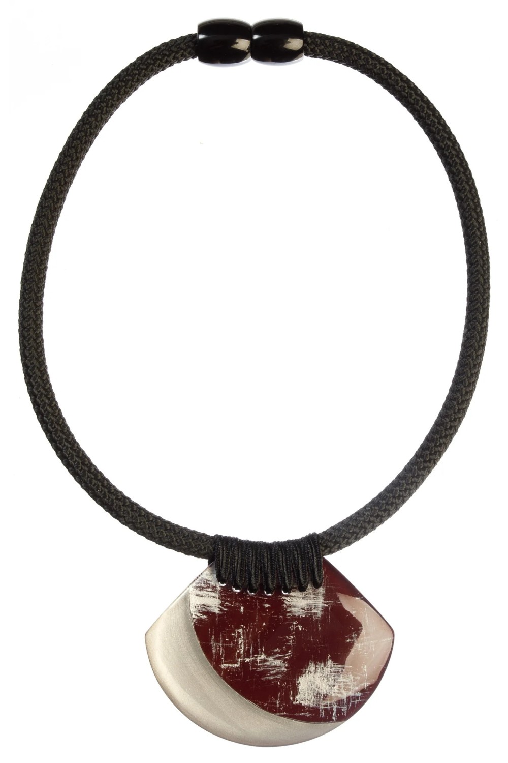 ZSISKA DESIGN AVANI MAGNETIC CLOSURE NECKLACE SILVER/BURGUNDY